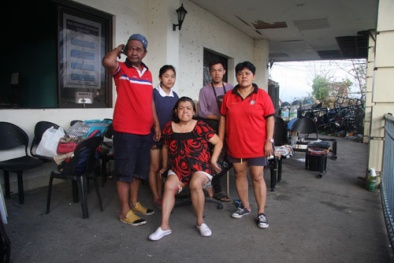 Người sống sót cũng không thể biết nhiêu người chết ở Phillippines